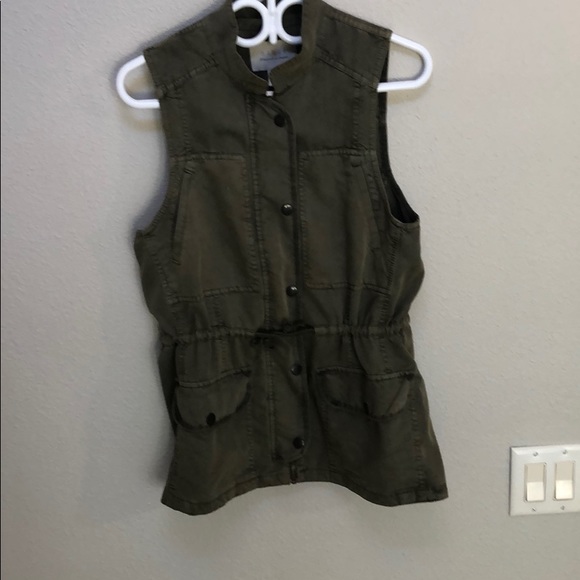 Utility vest - Picture 2 of 4